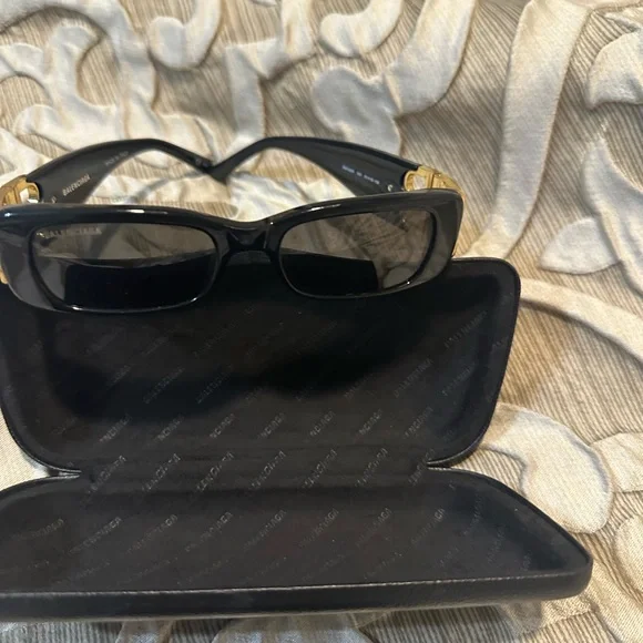 Balenciaga Black Sunglasses with Gold Accents - Picture 6 of 9